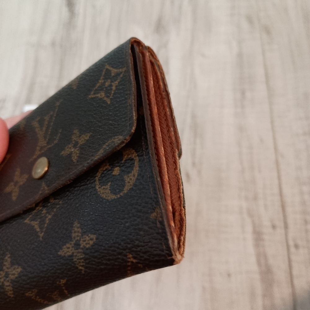 Authentic LOUIS VUITTON Monogram Portefeuille Elise Wallet - Picture 6 of 15